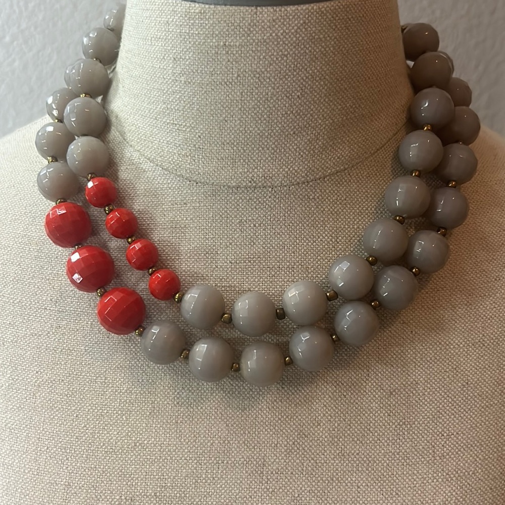 Premier Designs Grey and Red Beaded Necklace with Matching Beaded Earrings EUC